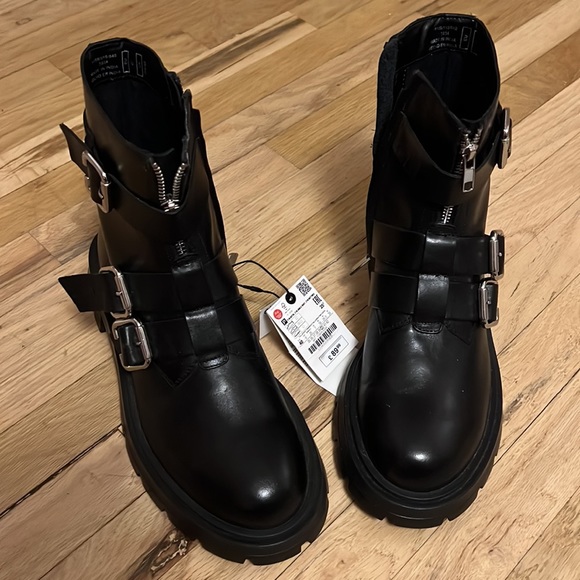 NWT Zara Leather low heeled ankle boots with buckles - Picture 8 of 8